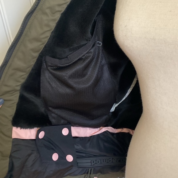 Powder Room Snowboarding jacket. - Picture 6 of 13